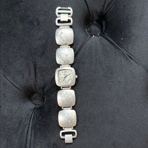 Fossil Silver color Floral Engraved Watch